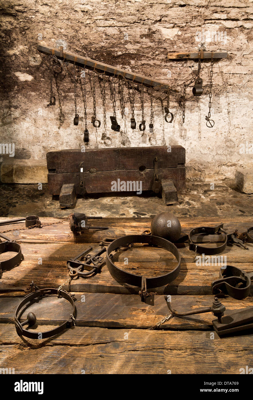 Torture instruments Fotos und Bildmaterial in hoher Auflösung Alamy