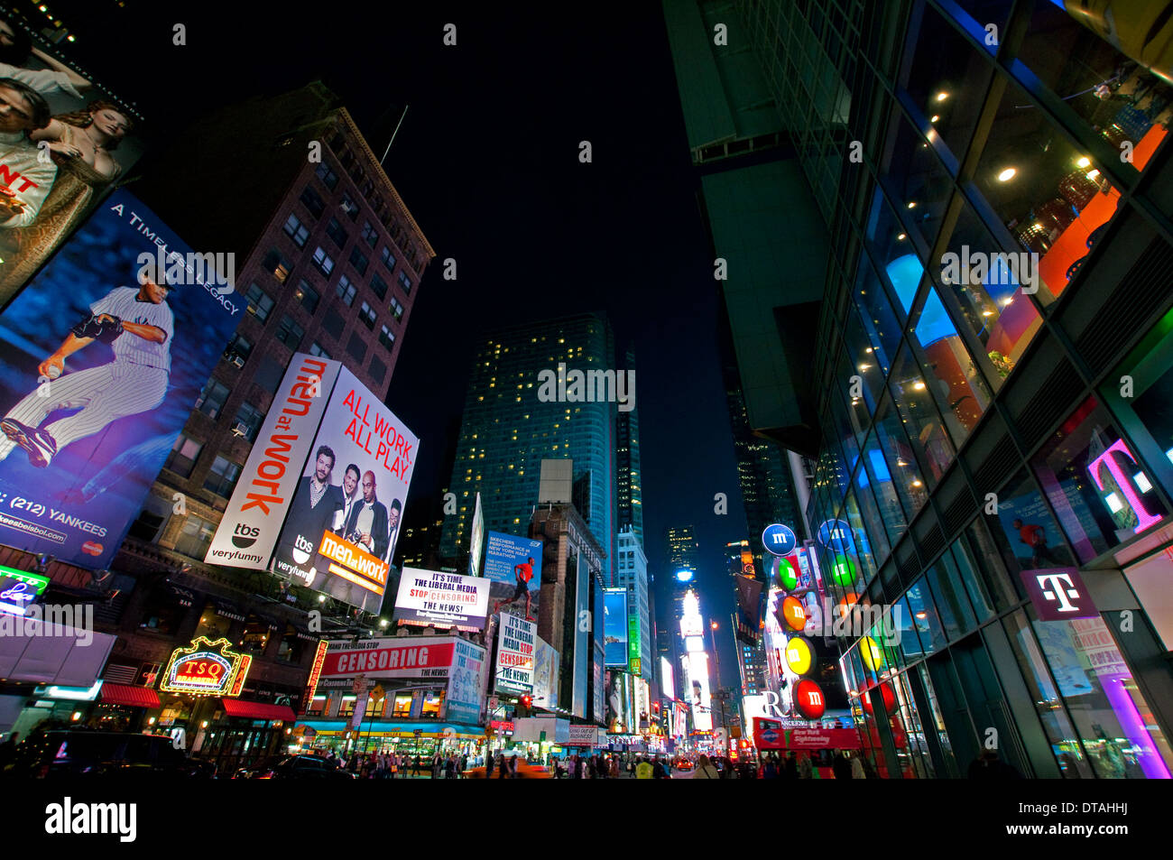 7th Avenue bei Nacht, Midtown Manhattan New York City USA Stockfoto
