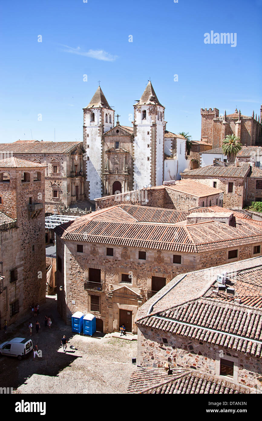 Monumentale Stadt Caceres; San Jorge Quadrat und Altstadt Stockfoto