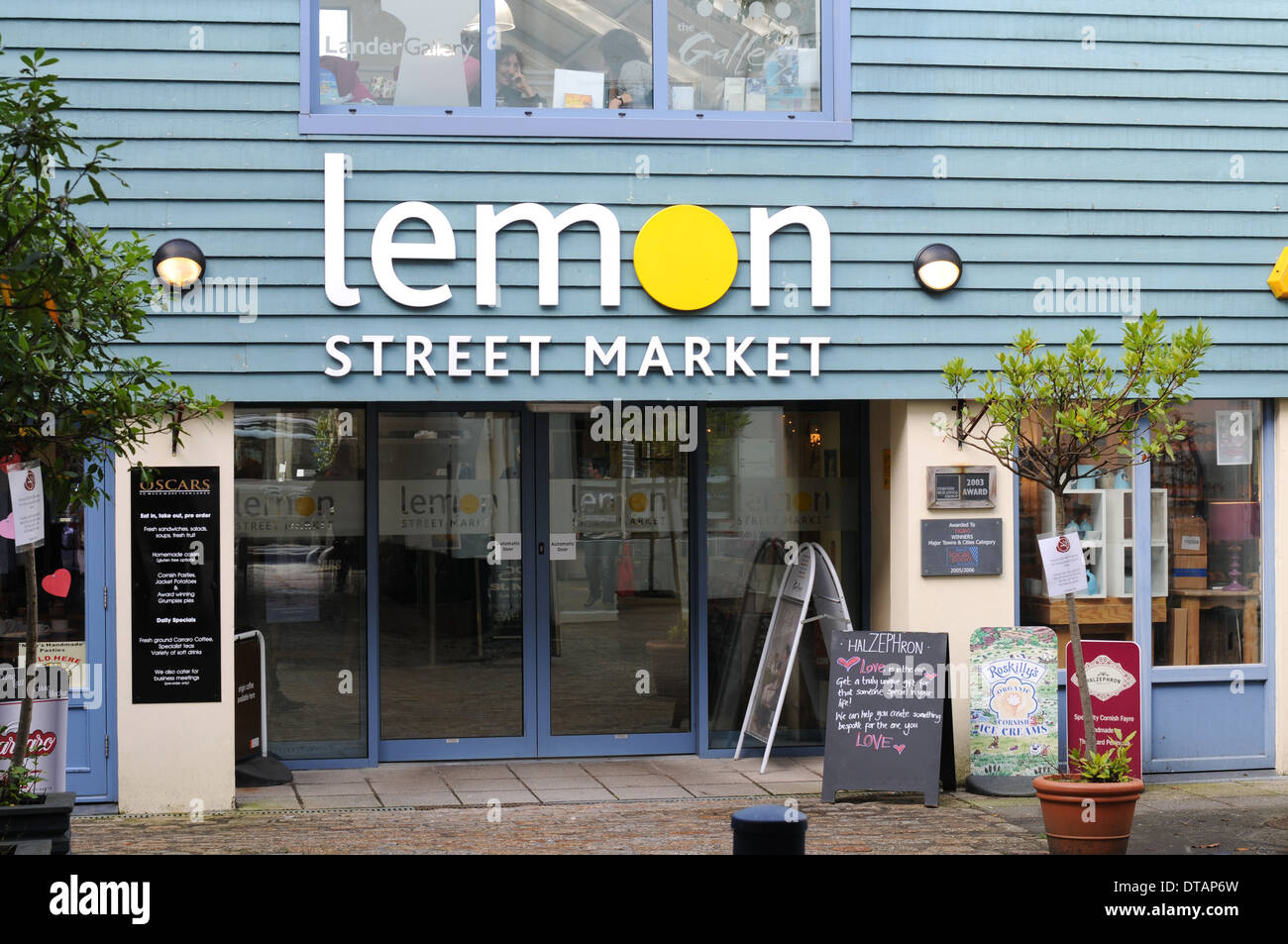 Zitrone-Straßenmarkt in Truro Stadtzentrum Stockfoto