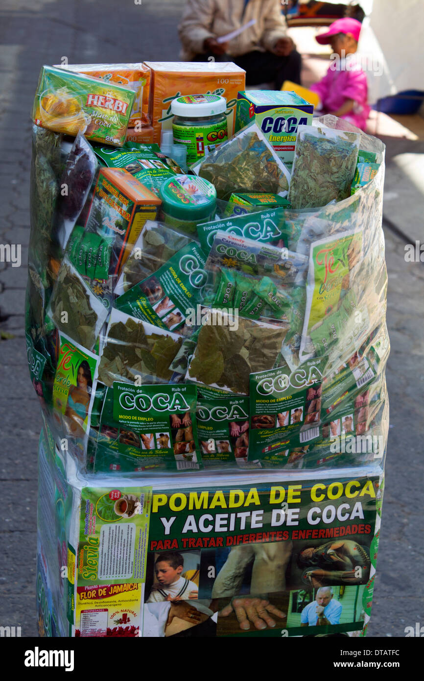Peruanischen Coca Blatt in einem ecuadorianischen Markt verkaufter Produkte Stockfoto