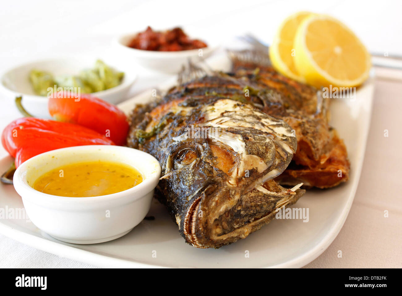 Tilapia fish grill fried -Fotos und -Bildmaterial in hoher Auflösung ...