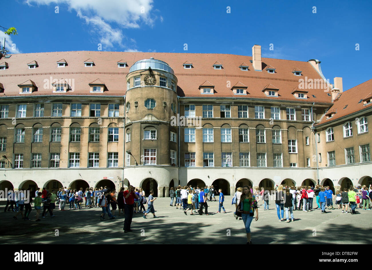 Posen, Polen, Schüler in der Pause auf dem Schulhof von Boleslaw Grundschule 44 Stockfoto