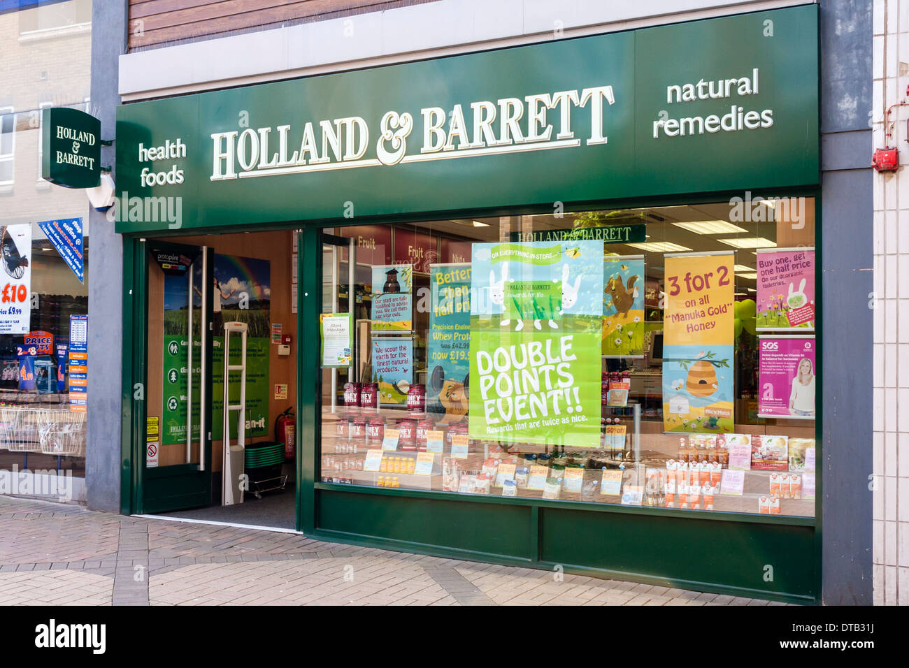 Holland und Barrett Reformhaus speichern, Bracknell, Berkshire, England, GB, UK. Stockfoto