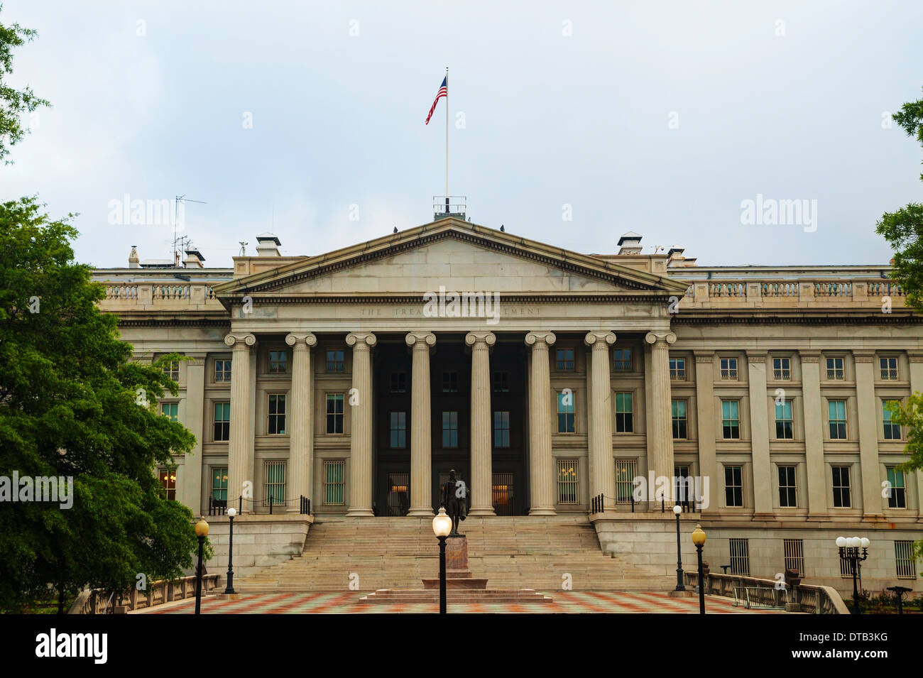 Das Finanzministerium Gebäude in Washington, DC am Abend Stockfoto