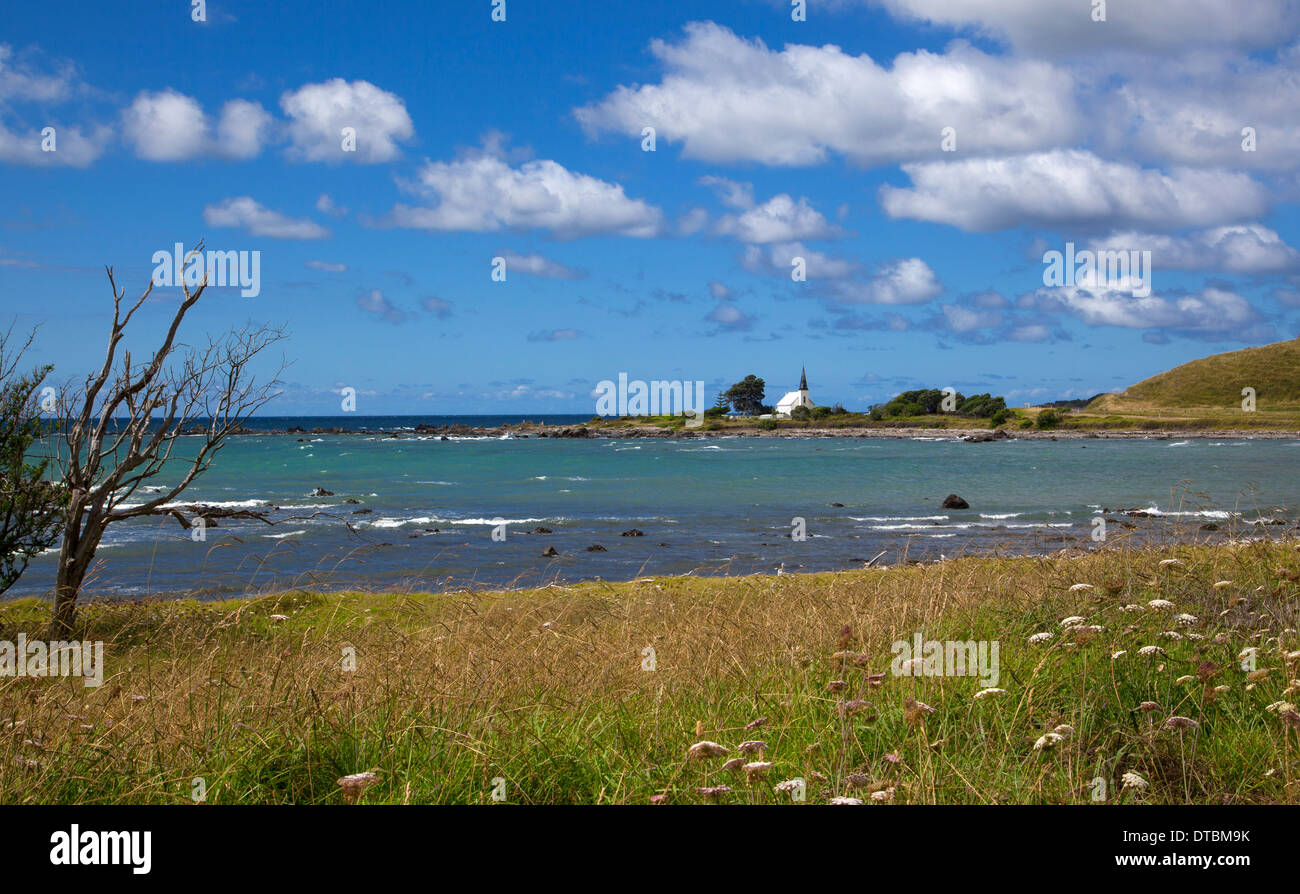 Historische Raukokore Kirche, Papatea Bay, East Cape, Nordinsel, Neuseeland Stockfoto