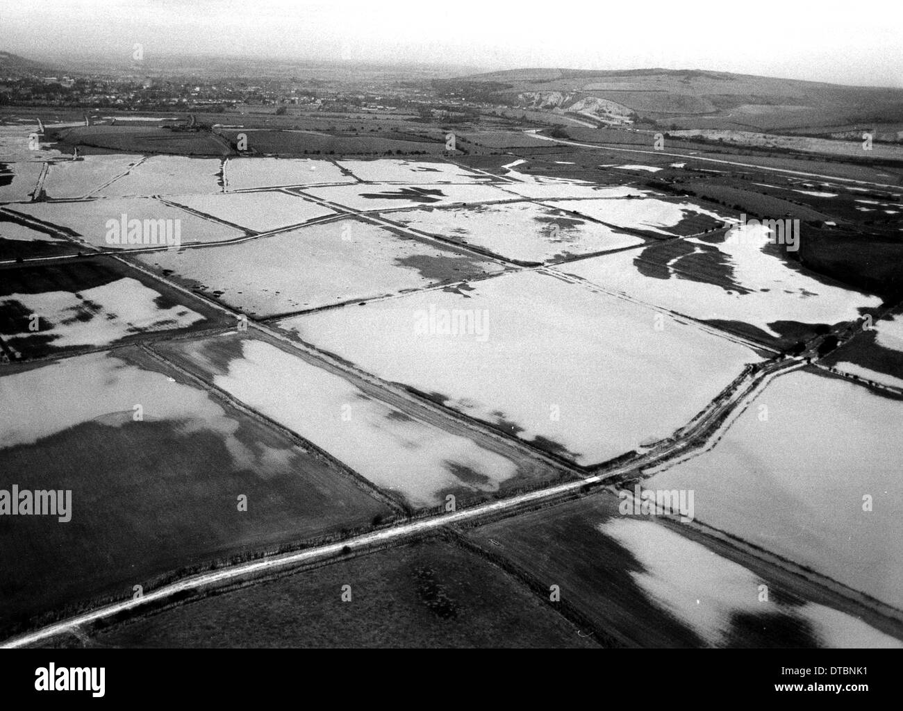Luftaufnahme des überfluteten Ackerland und Wiesen rund um Lewes in Sussex UK 1993 Stockfoto
