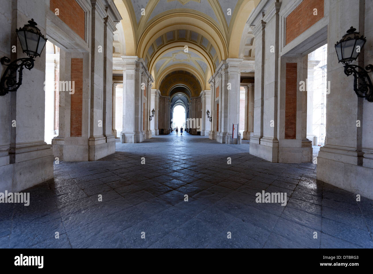 Zentrale Galerie Königspalast Reggia di Caserta Italien zentrale Galerie herrliche drei Kirchenschiff Portikus anzeigen Stockfoto