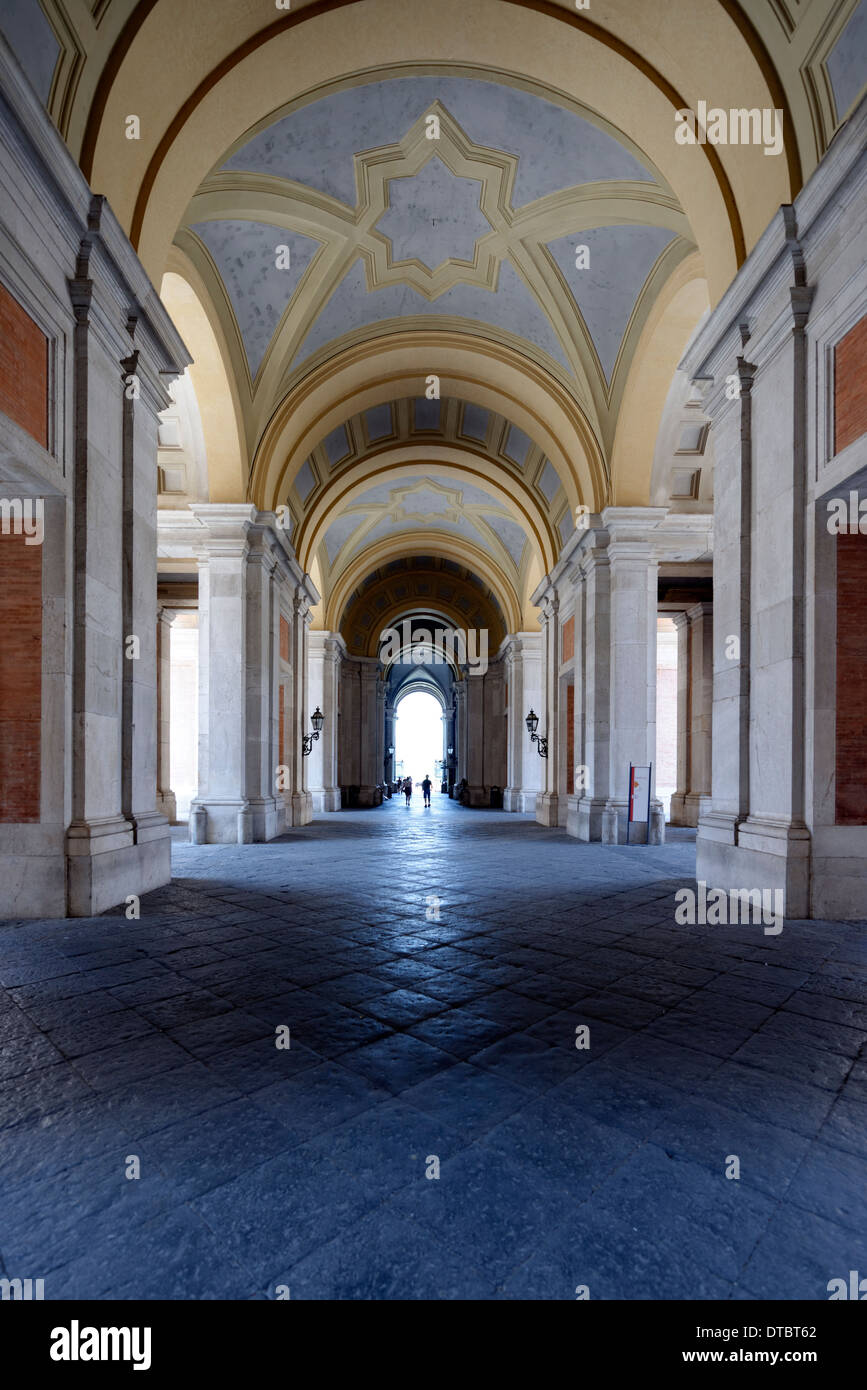 Zentrale Galerie Königspalast Reggia di Caserta Italien zentrale Galerie herrliche drei Kirchenschiff Portikus anzeigen Stockfoto