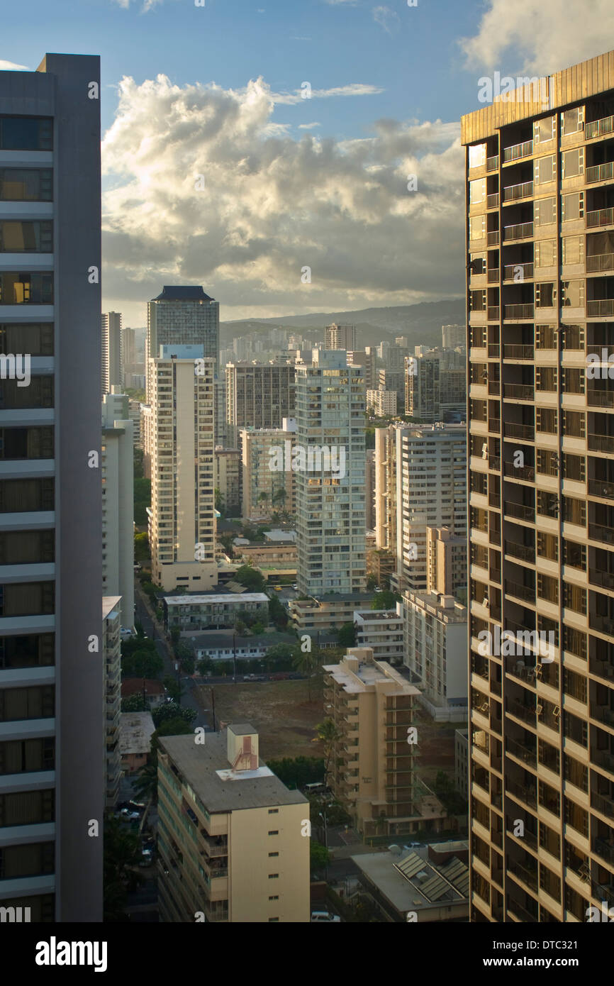 Tall Buildings und Hotels im Zentrum von Waikiki, Oahu, Hawaii Stockfoto