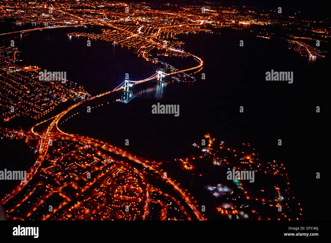 Luftaufnahme der Stadt bei Nacht, Miami, Florida, USA Stockfoto