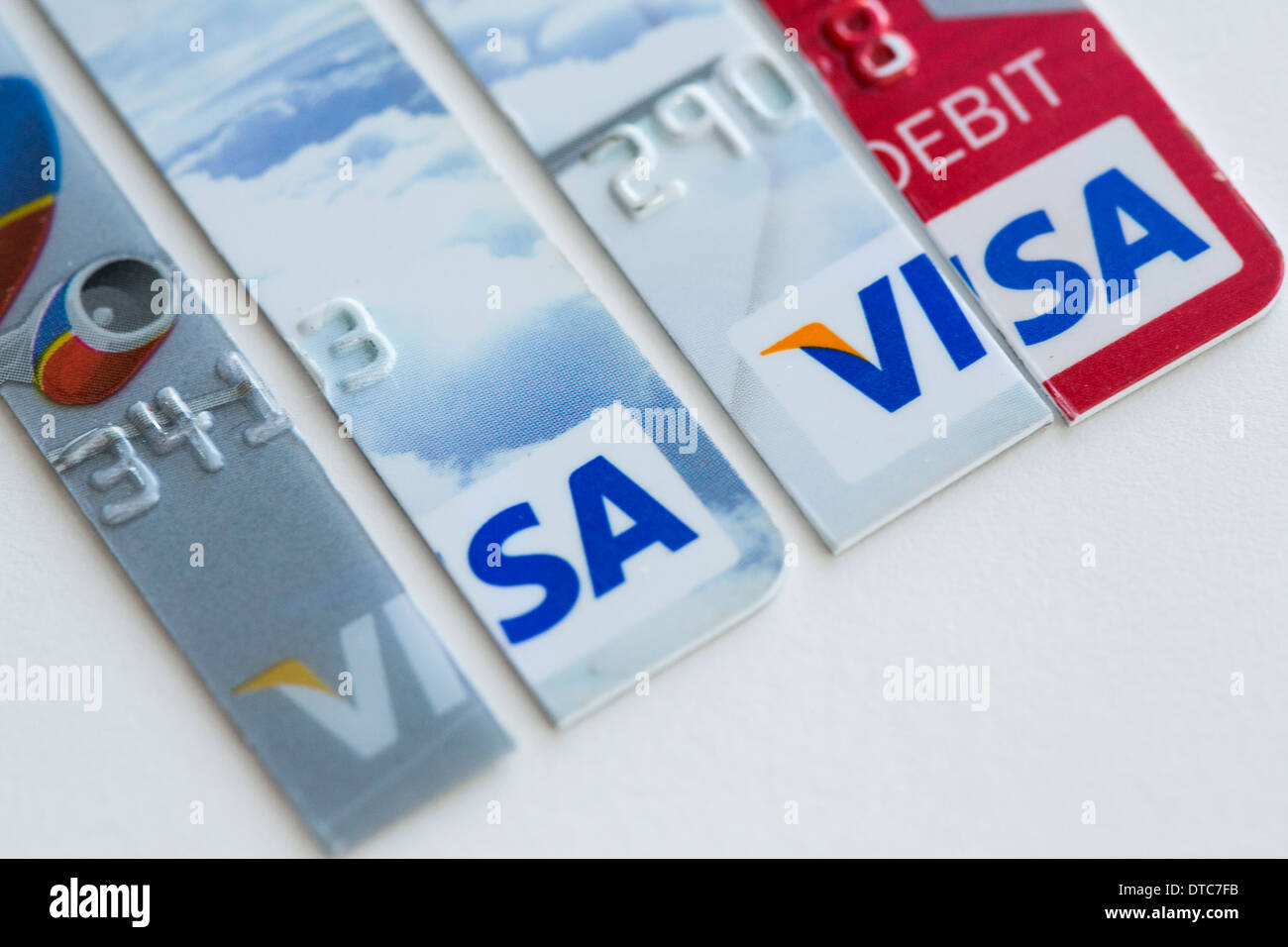 Fotos von verschiedenen US-Kreditkarten von Visa, MasterCard und American Express angeordnet Stockfoto