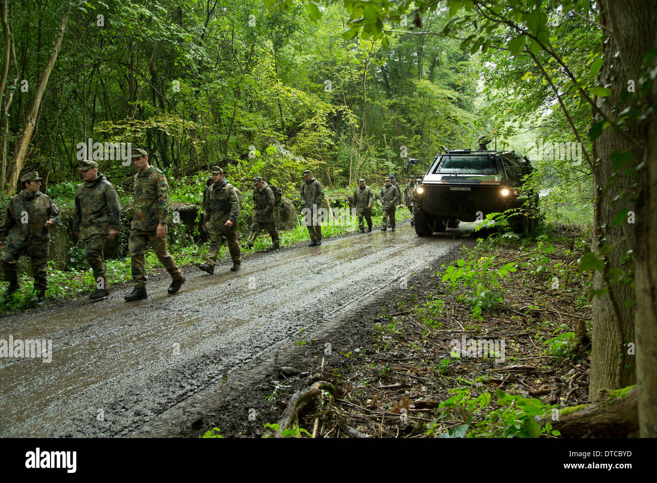 Illkirch-Grafenstaden, Frankreich, Soldaten des JgBtl 291 auf ein Uebungseinheit im Wald Stockfoto