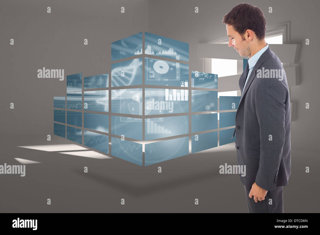 Zusammengesetztes Bild fröhlich schön Kaufmanns stehen Stockfoto