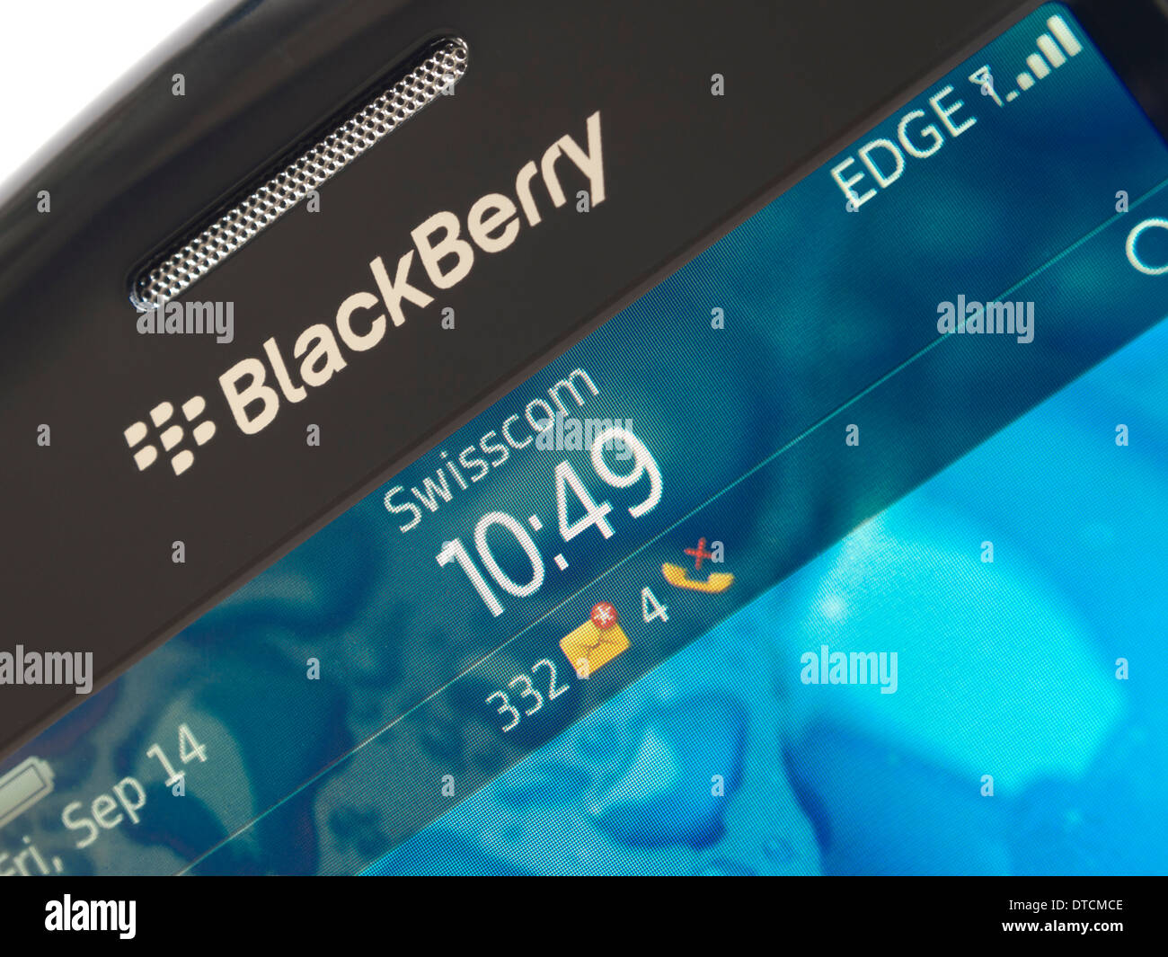 Zürich, Schweiz - 9. September 2012: ein Blackberry-Smartphone zeigt 4 verpasste Anrufe und e-Mails 332 Stockfoto