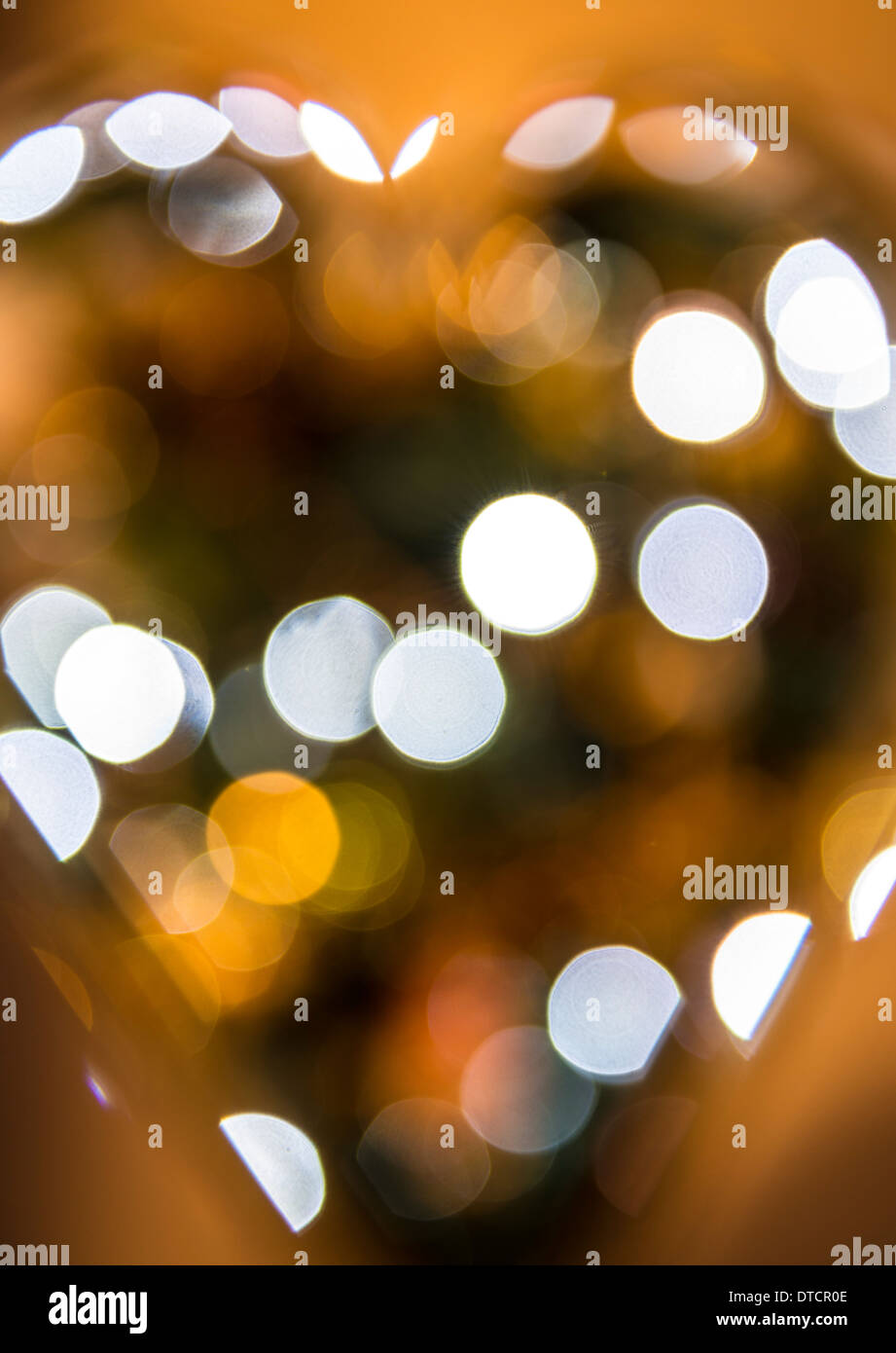 Weihnachtsbeleuchtung in der Form eines Herzens Stockfoto