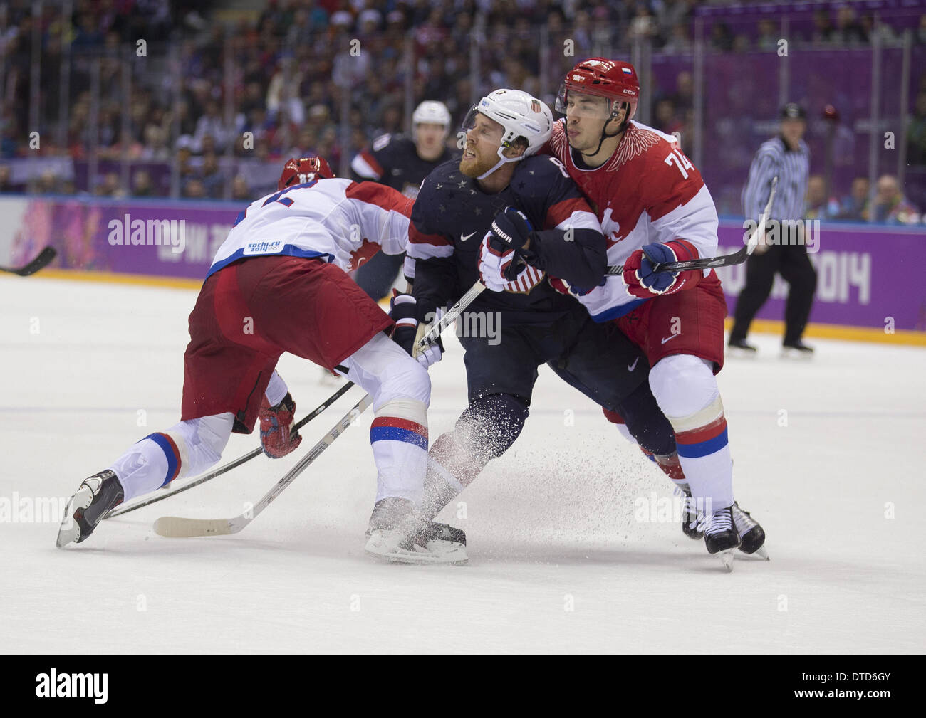 Sotschi, Russland. 15. Februar 2014. 2014 Olympischen Winterspiele - Sotschi, Russia.Hockey USA Vs Russland - Men.USA Hockey JOE PAVELSKI Credit: Jeff Cable/ZUMAPRESS.com/Alamy Live News Stockfoto