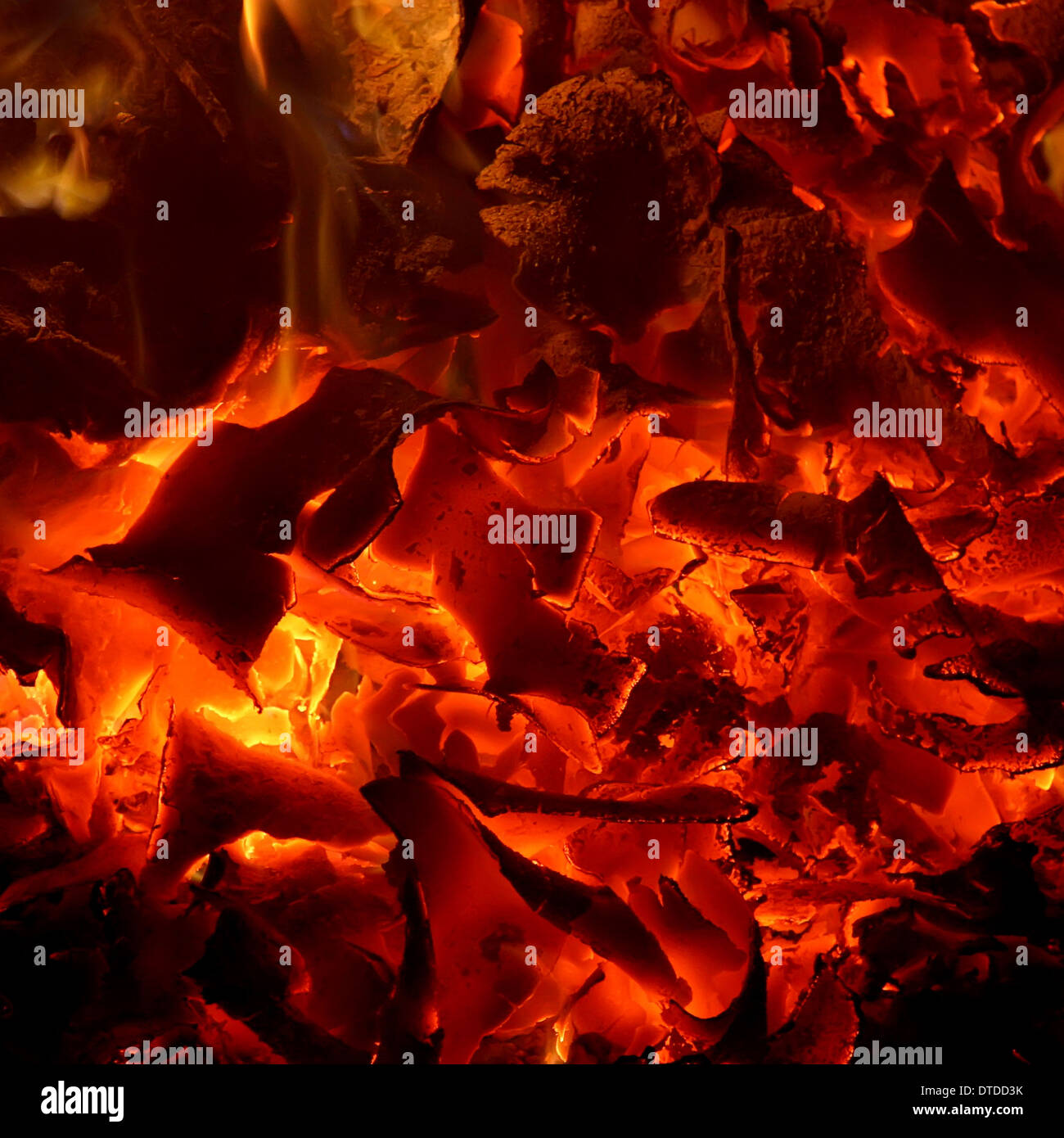 Glühende Asche - Glut Hintergrund Stockfoto