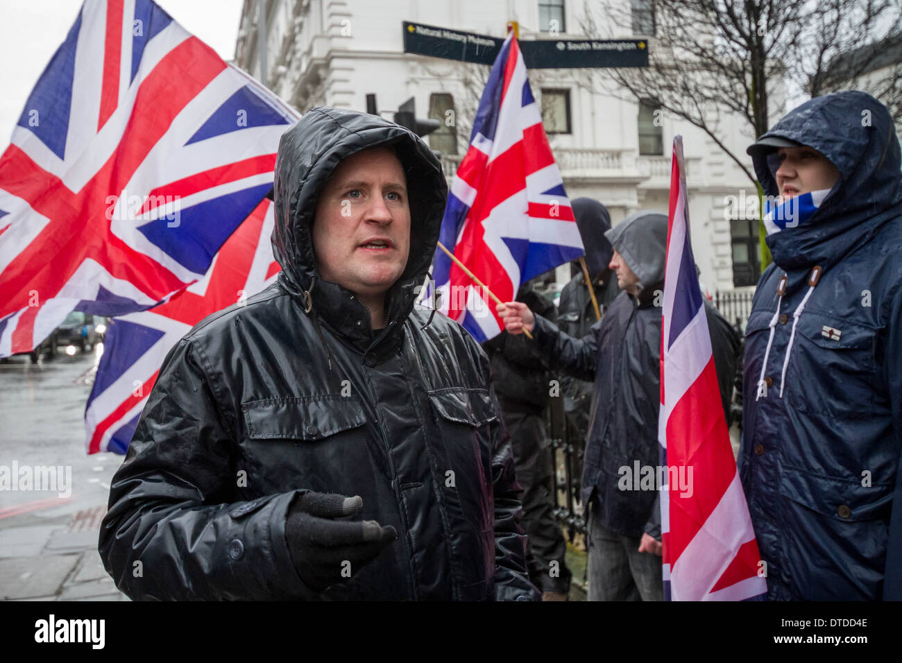 Britain First Leader, Paul Golding, bei einem Counter Protest von radikalen islamistischen Demonstranten in London. Stockfoto