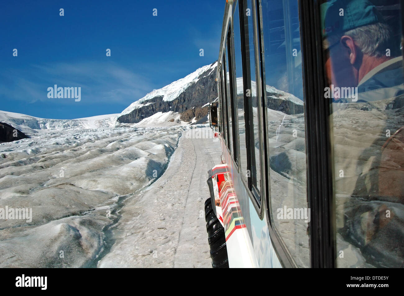 Eisfeld Tourbus, Athabasca Gletscher, Kanada Stockfoto