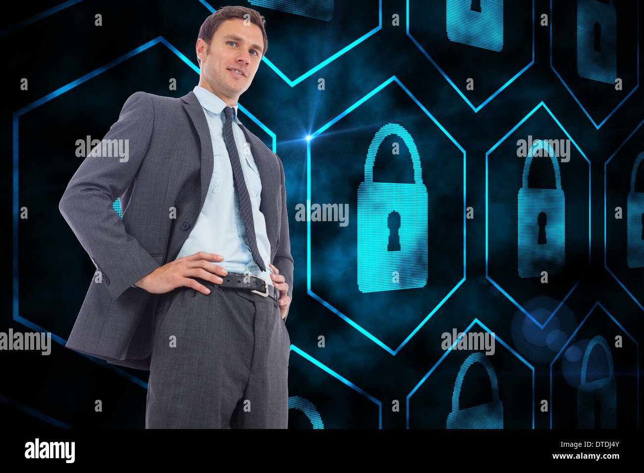 Zusammengesetztes Bild von fröhlich Geschäftsmann mit Händen auf den Hüften Stockfoto