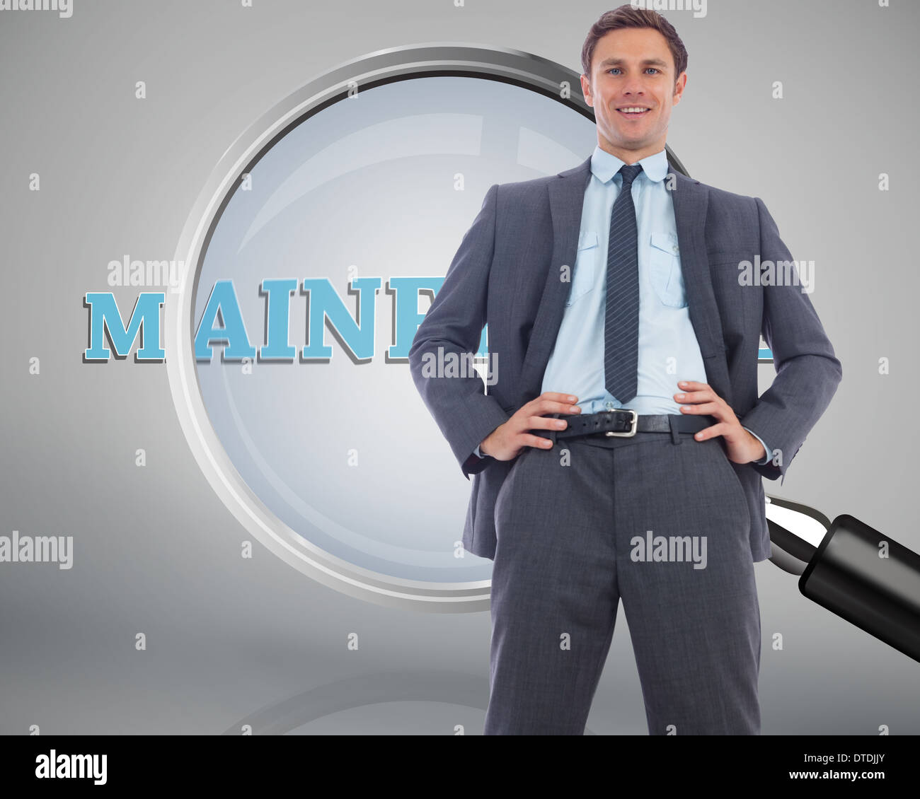 Zusammengesetztes Bild von fröhlich Geschäftsmann mit Händen auf den Hüften Stockfoto