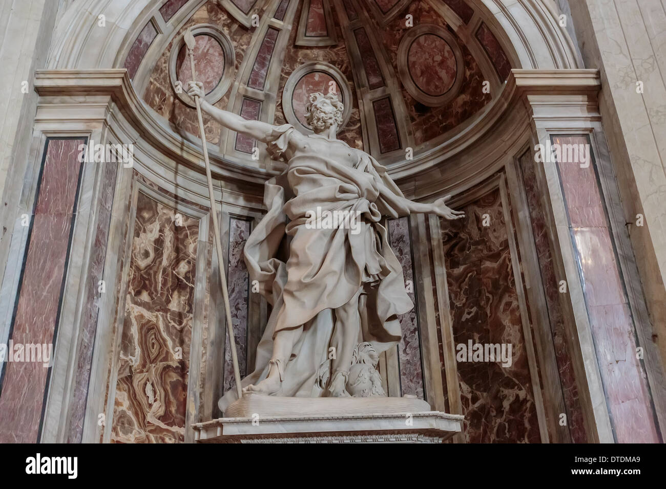 Statue des Heiligen Longinus am Dom St. Peter im Vatikan Stockfoto