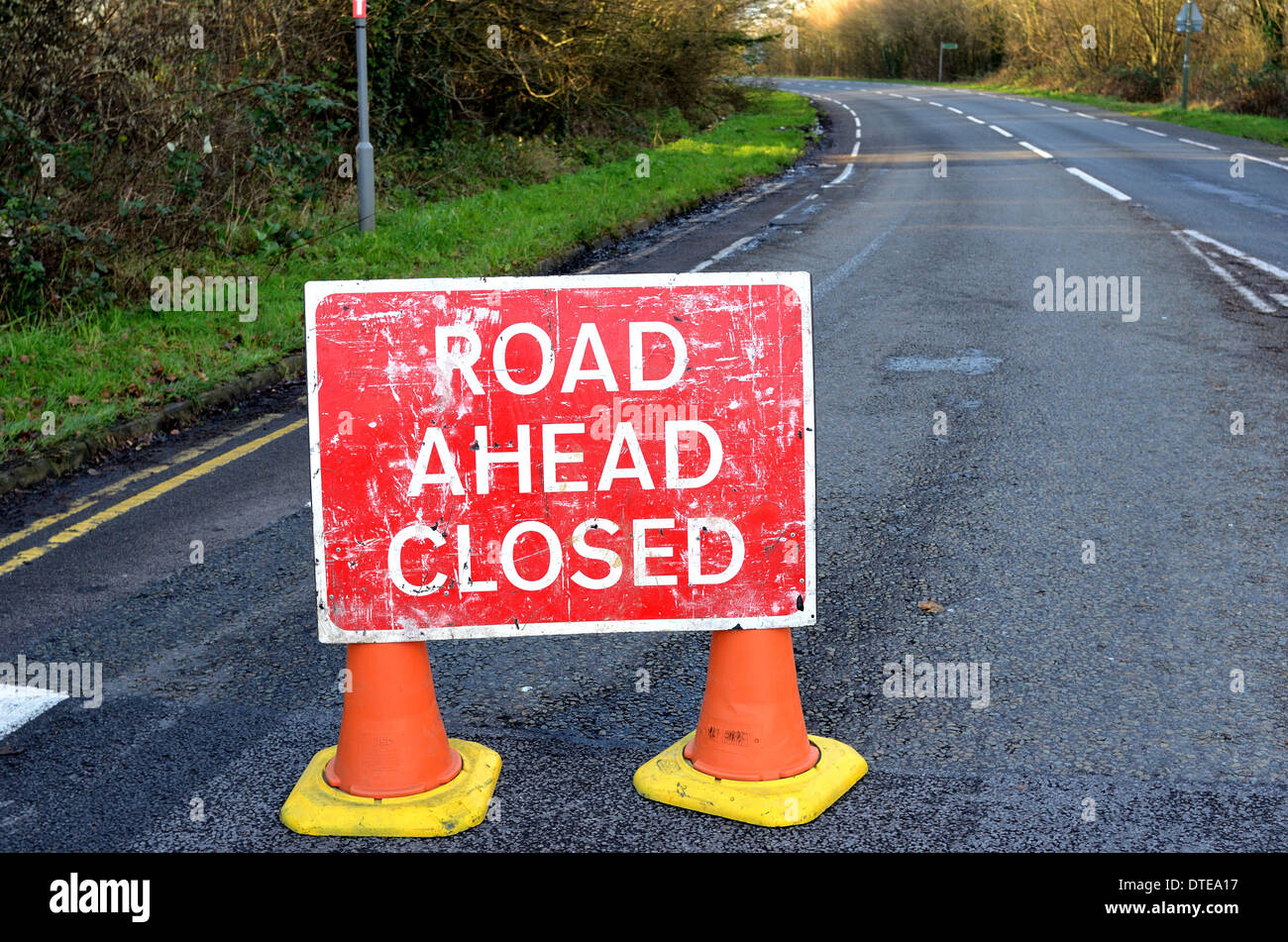 Verkehrszeichen "Road Ahead geschlossen" Stockfoto