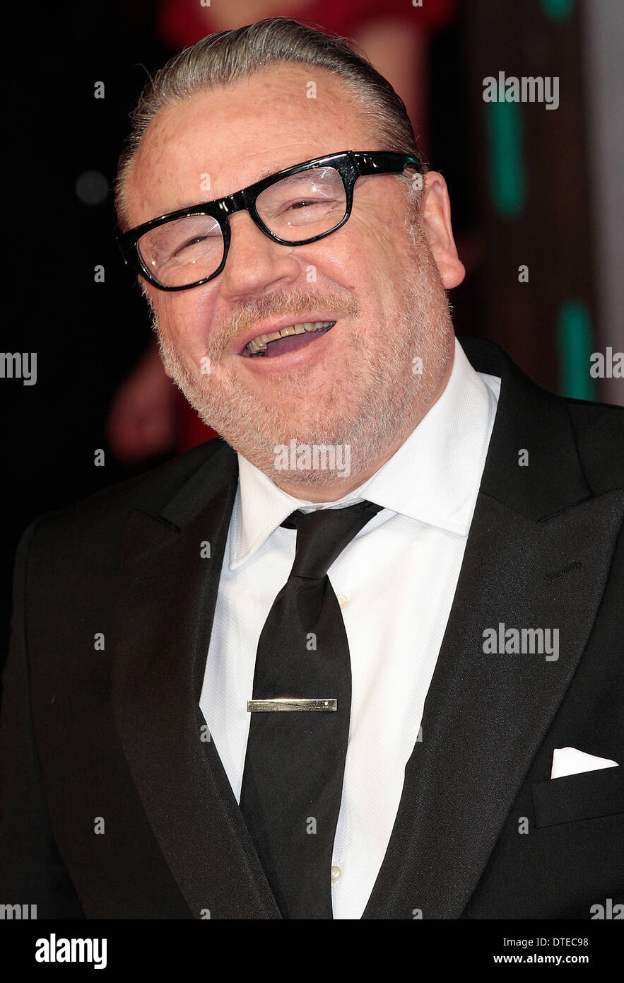 London, UK, 16. Februar 2014 Ray Winstone kommt bei der 2014 British Academy Film Awards (BAFTA) am Royal Opera House, Coven Garten Foto: MRP Stockfoto