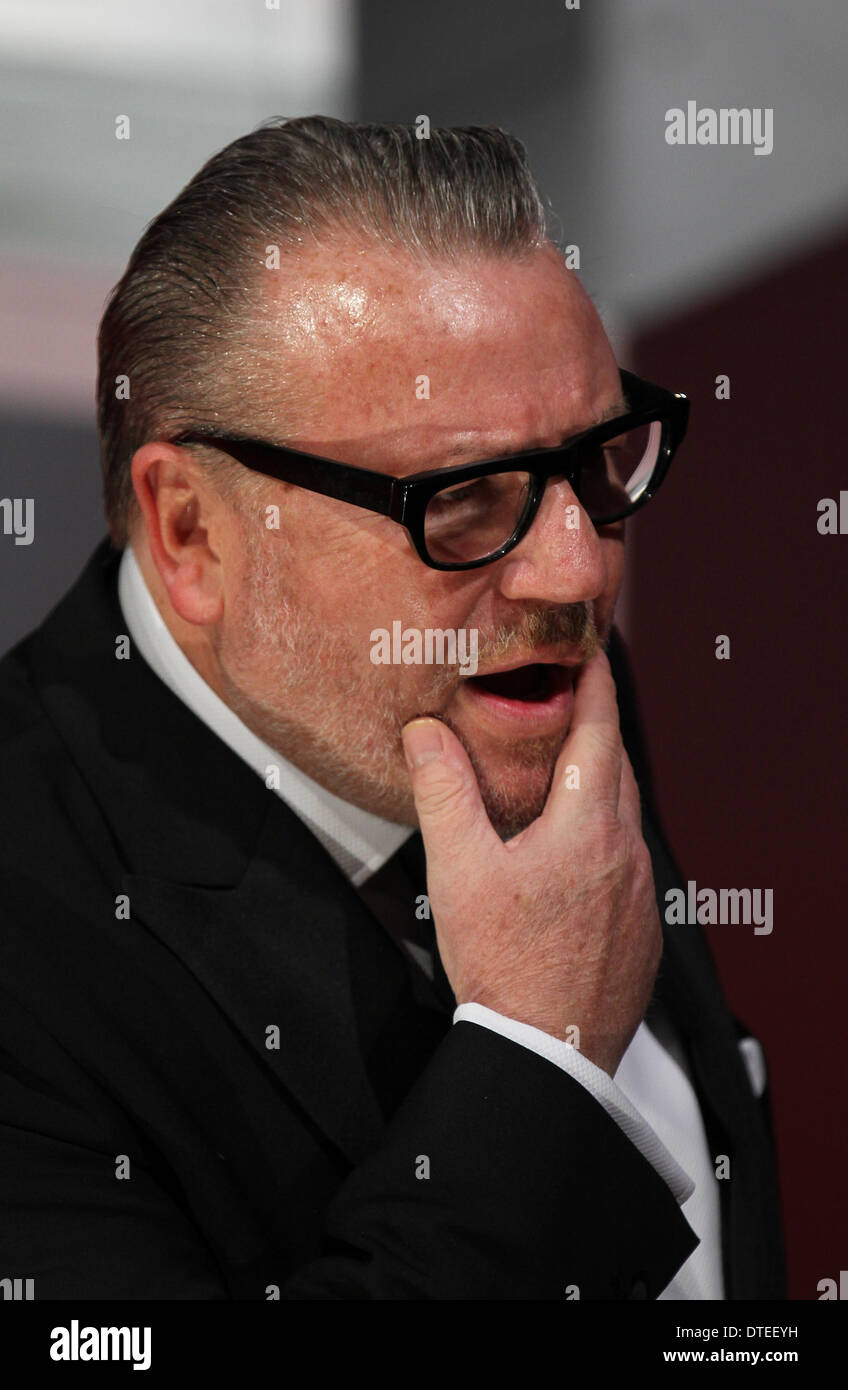 London, UK, 16. Februar 2014. Ray Winstone besucht die EE British Academy Film Awards 2014 am Royal Opera House in London, Stockfoto