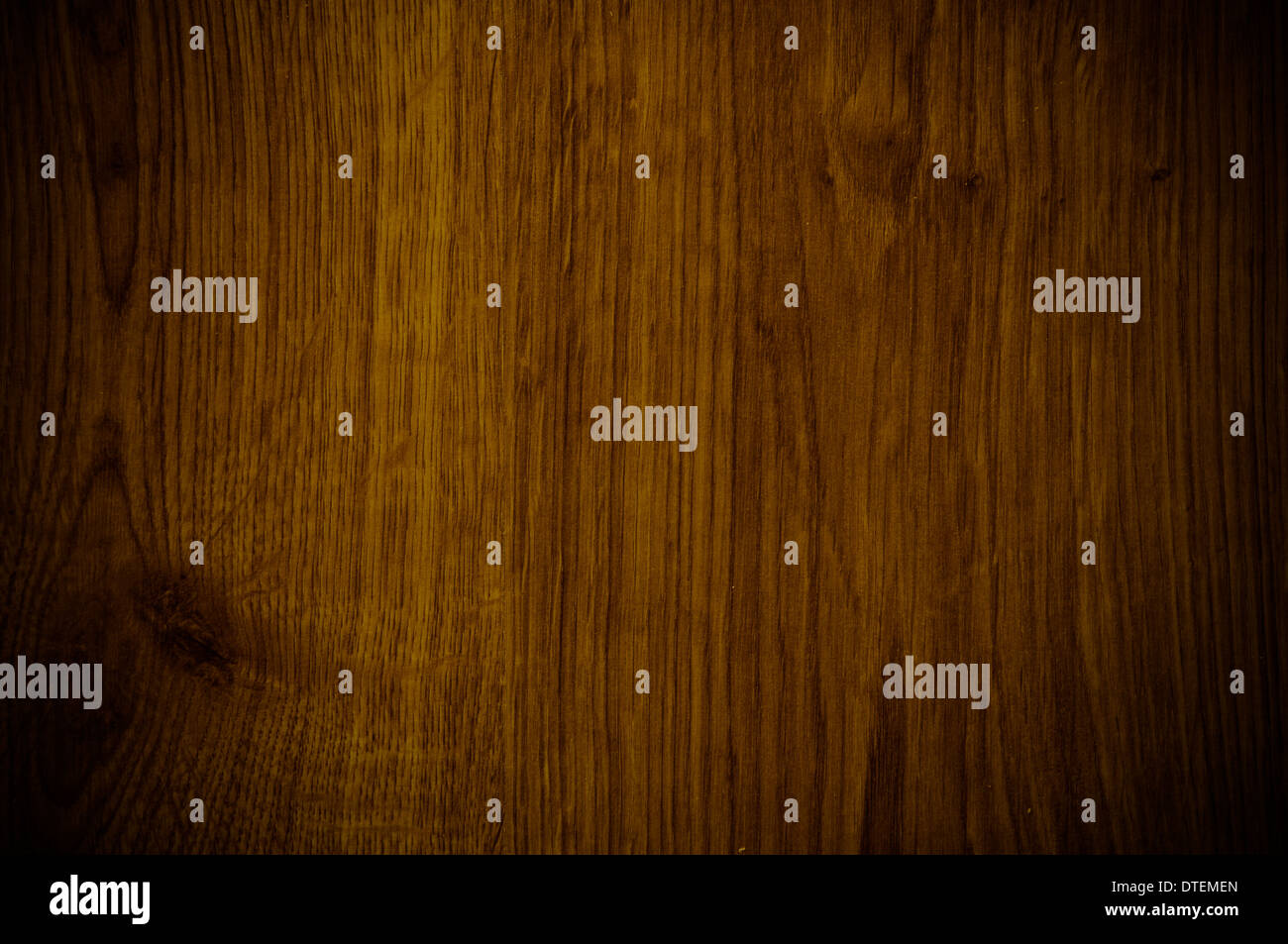dunklem Holz Textur dramatisches Licht, natürliche Muster Stockfoto