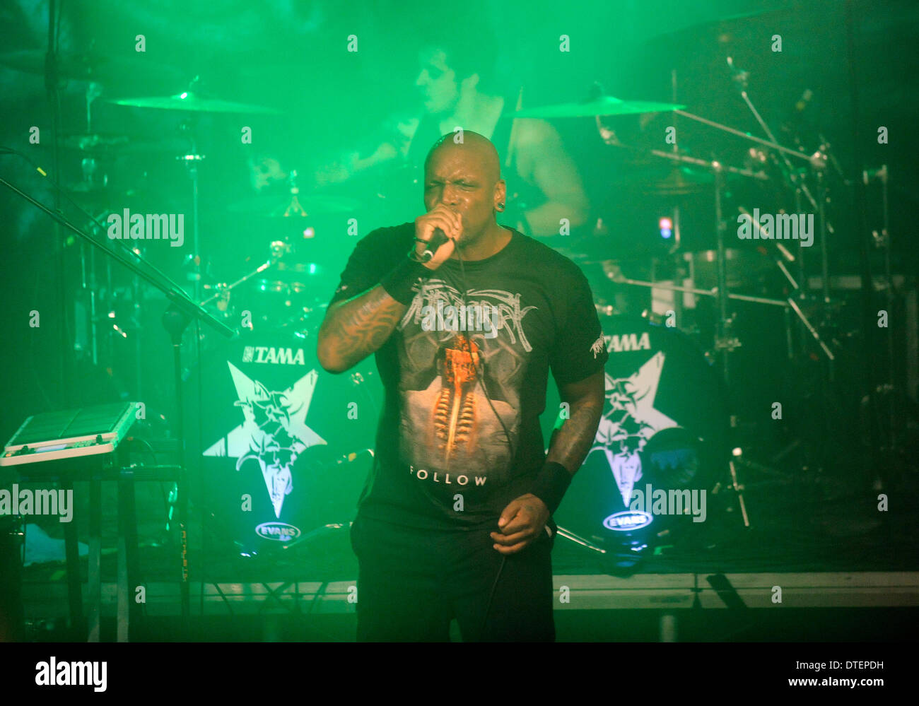 Zlin, Tschechische Republik. 16. Februar 2014. Sänger Derrick Green von Sepultura führt in Zlin, Tschechische Republik, 16. Februar 2014. © Zdenek Nemec/CTK Foto/Alamy Live-Nachrichten Stockfoto