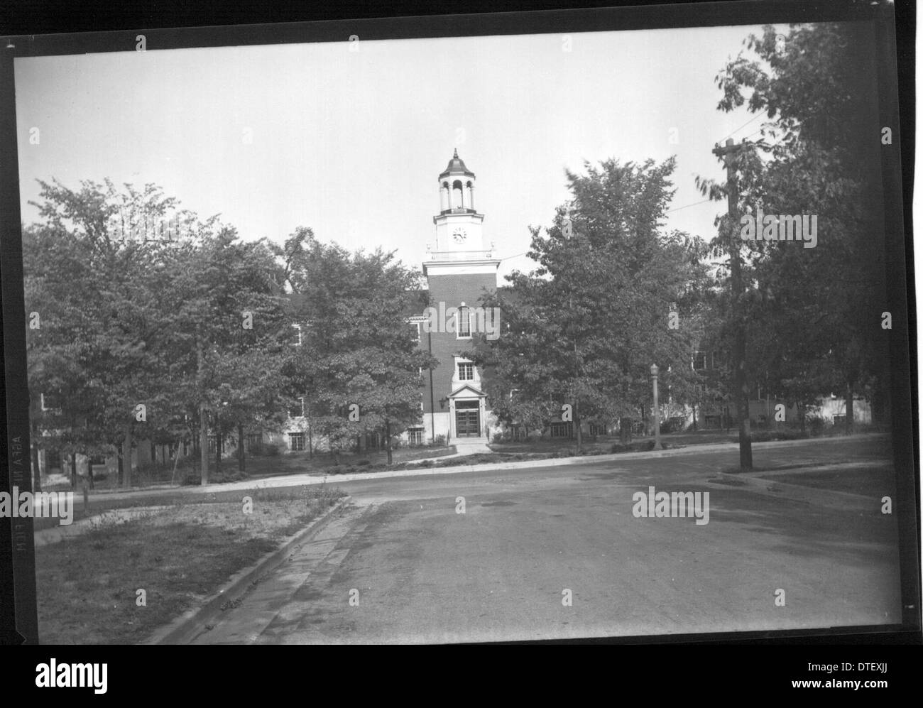 Swing Hall, Vorderansicht Haupteingang und Uhrturm, ca. 1950 Stockfoto