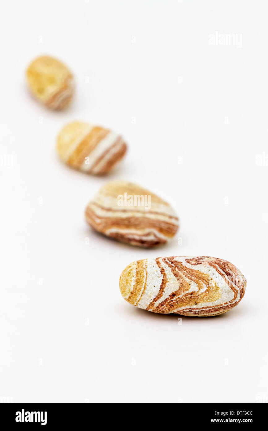 Harmonie-Stillleben raw aus Kieselstein Stockfoto