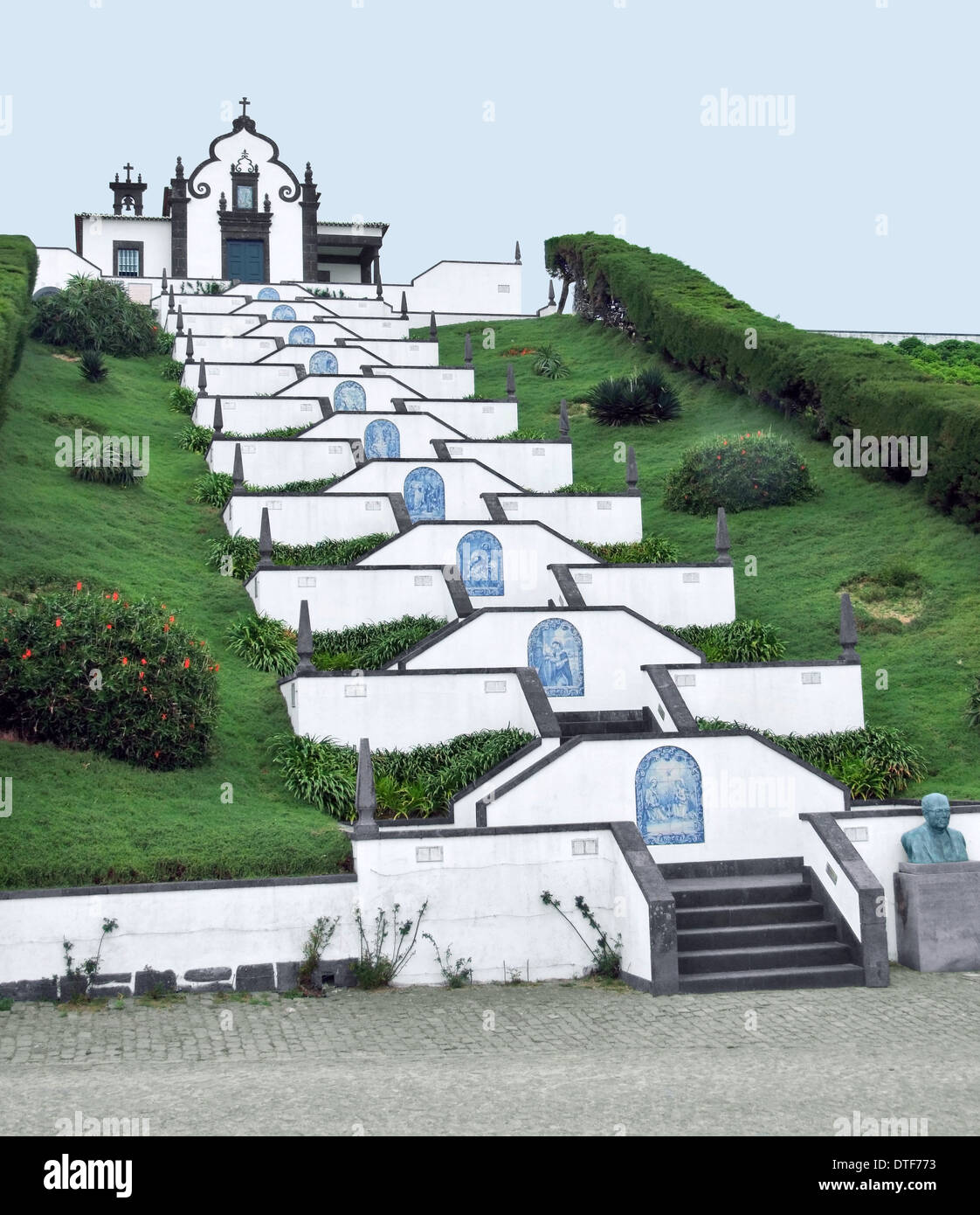 Kirche auf der Insel São Miguel, der größten Insel des Azoren-Archipels, Wich ist eine Gruppe von vulkanischen Inseln Stockfoto