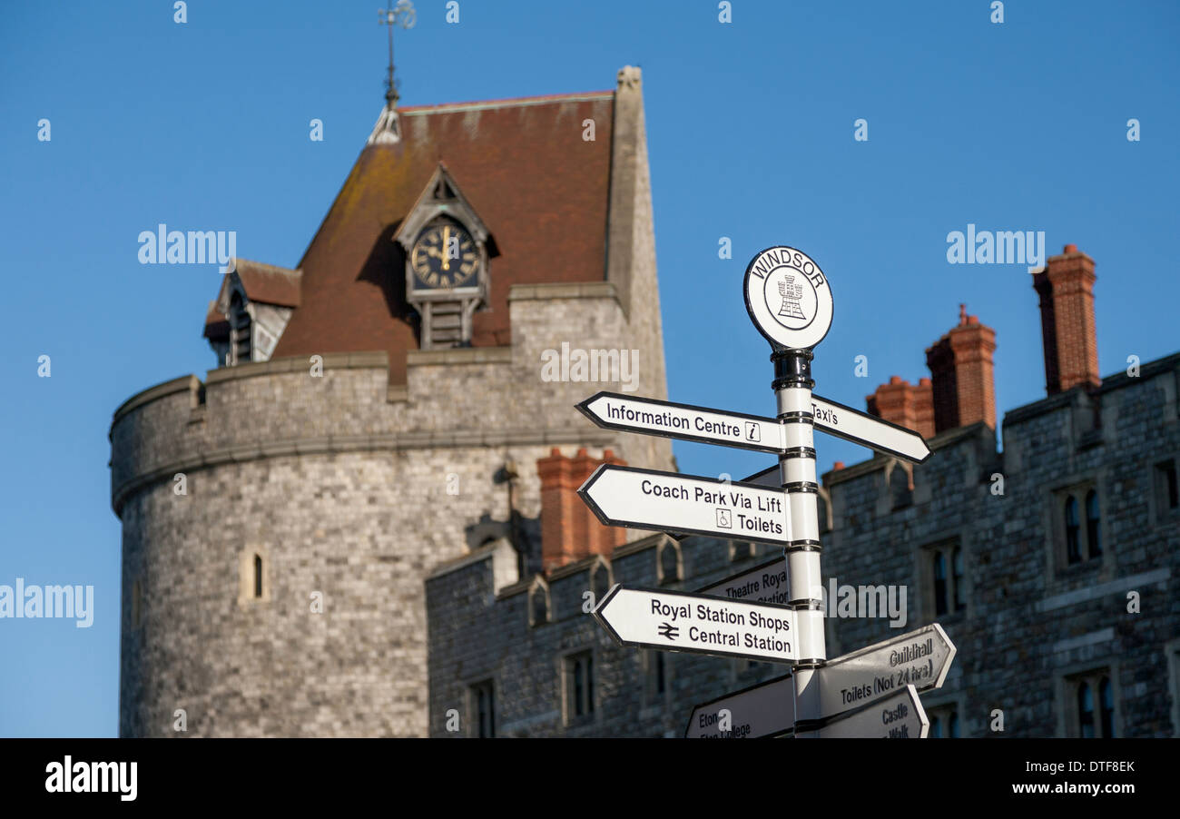 Zeichen außerhalb Schloss Windsor Berkshire GROSSBRITANNIEN Stockfoto