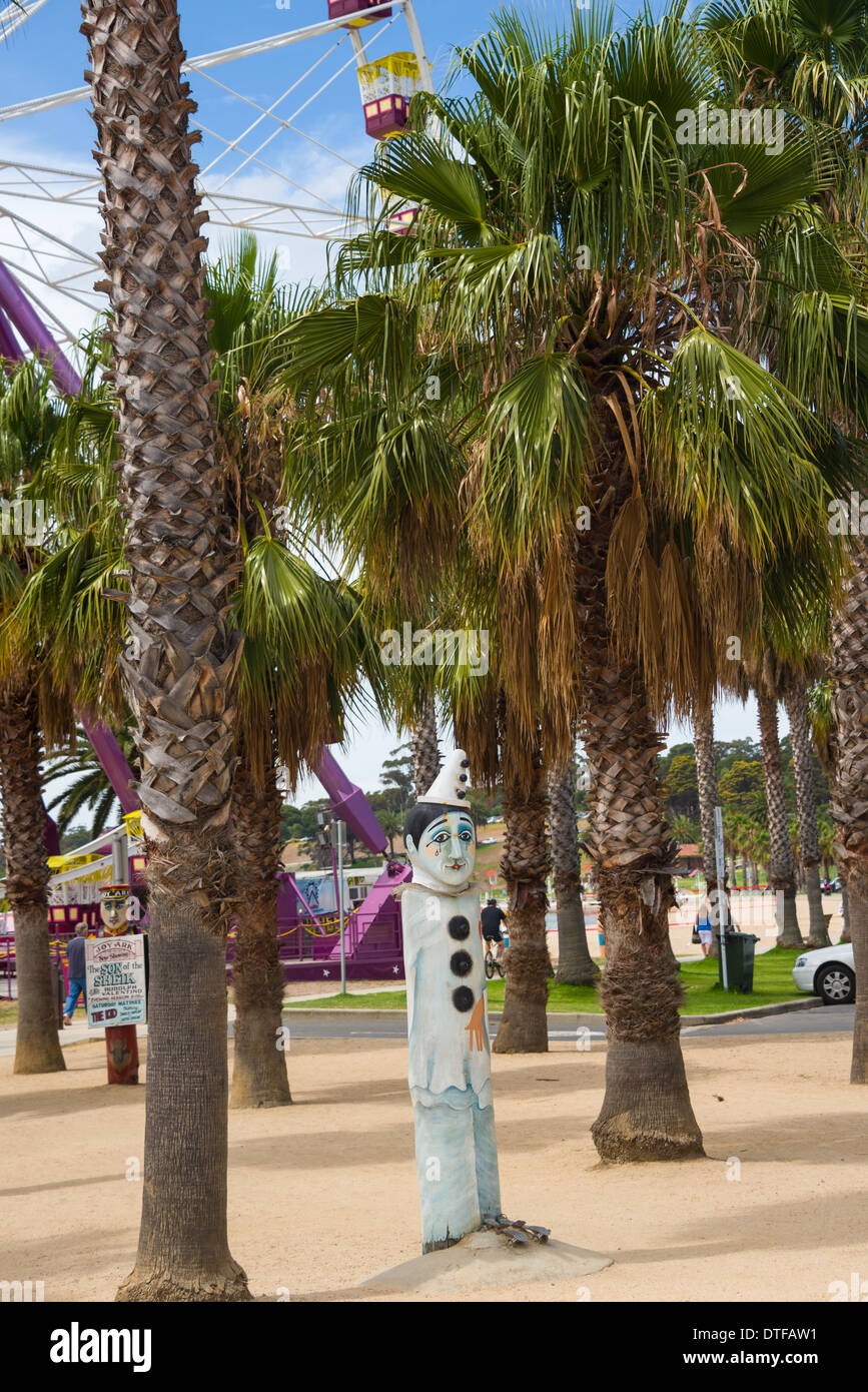 Geelong Stadt aus Holz geschnitzt Statut Zeichen befindet sich auf der Geelong Waterfront alle handgemalte Kunst im öffentlichen Raum Stockfoto