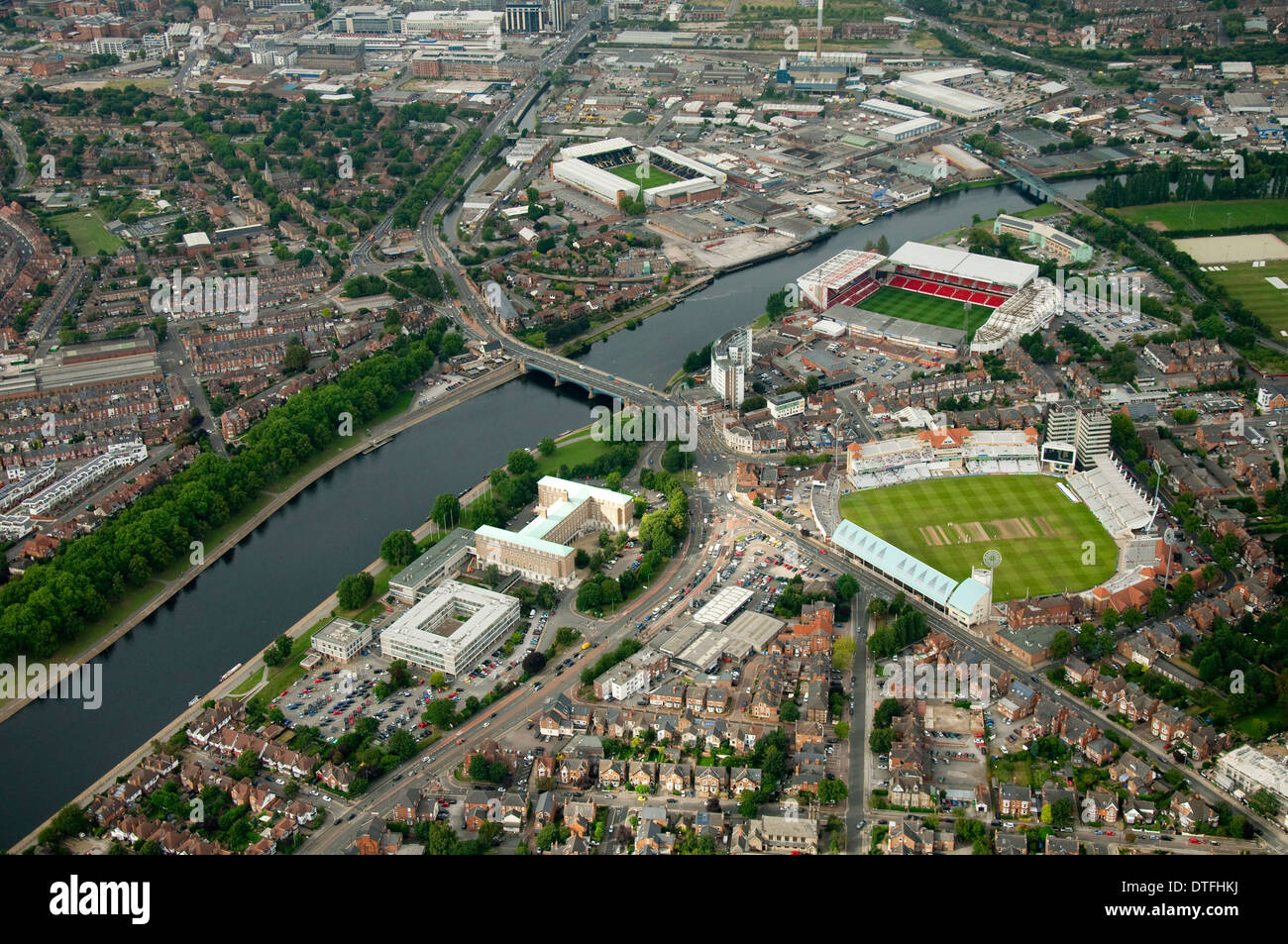 Luftaufnahme des Flusses Trent und West Bridgford, Nottingham, Nottinghamshire UK Stockfoto