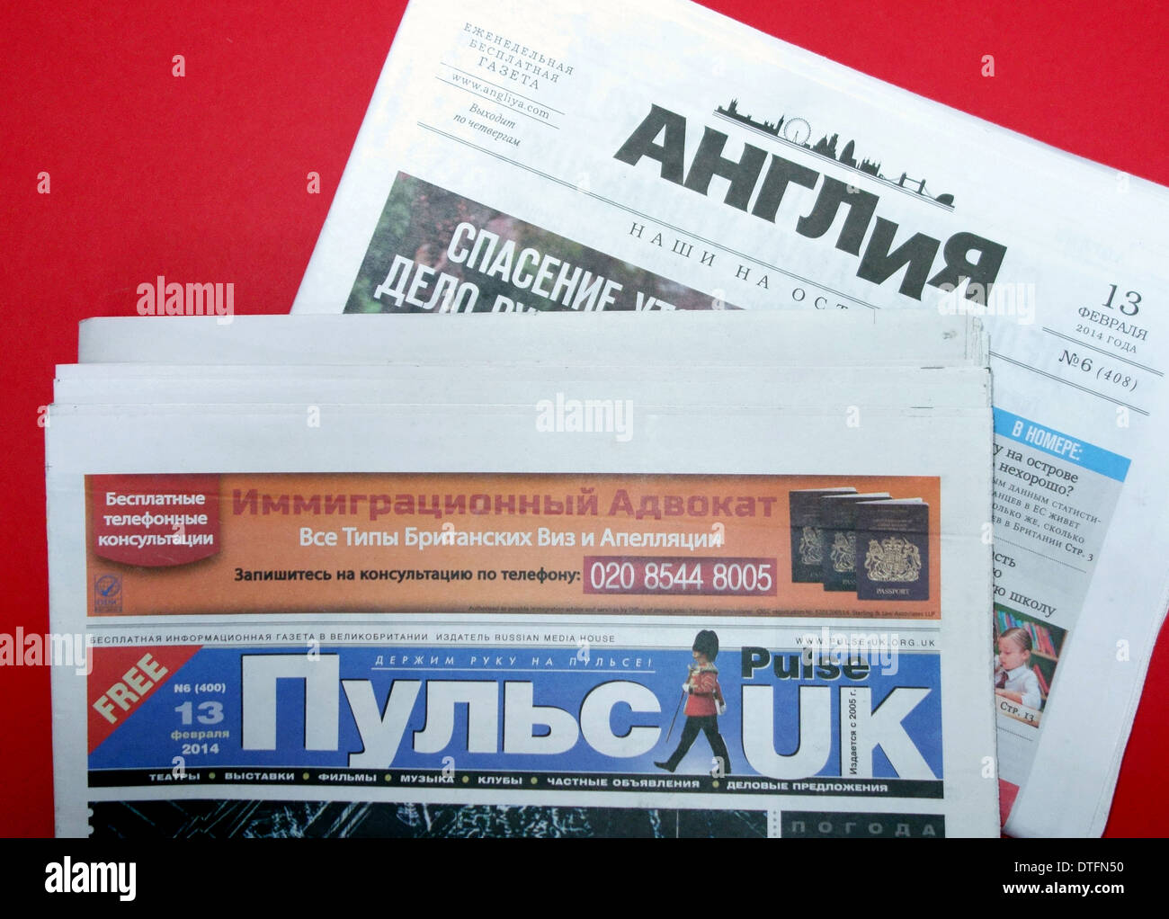 Anglia (oben) und Puls UK sind russische Zeitung in London Stockfoto
