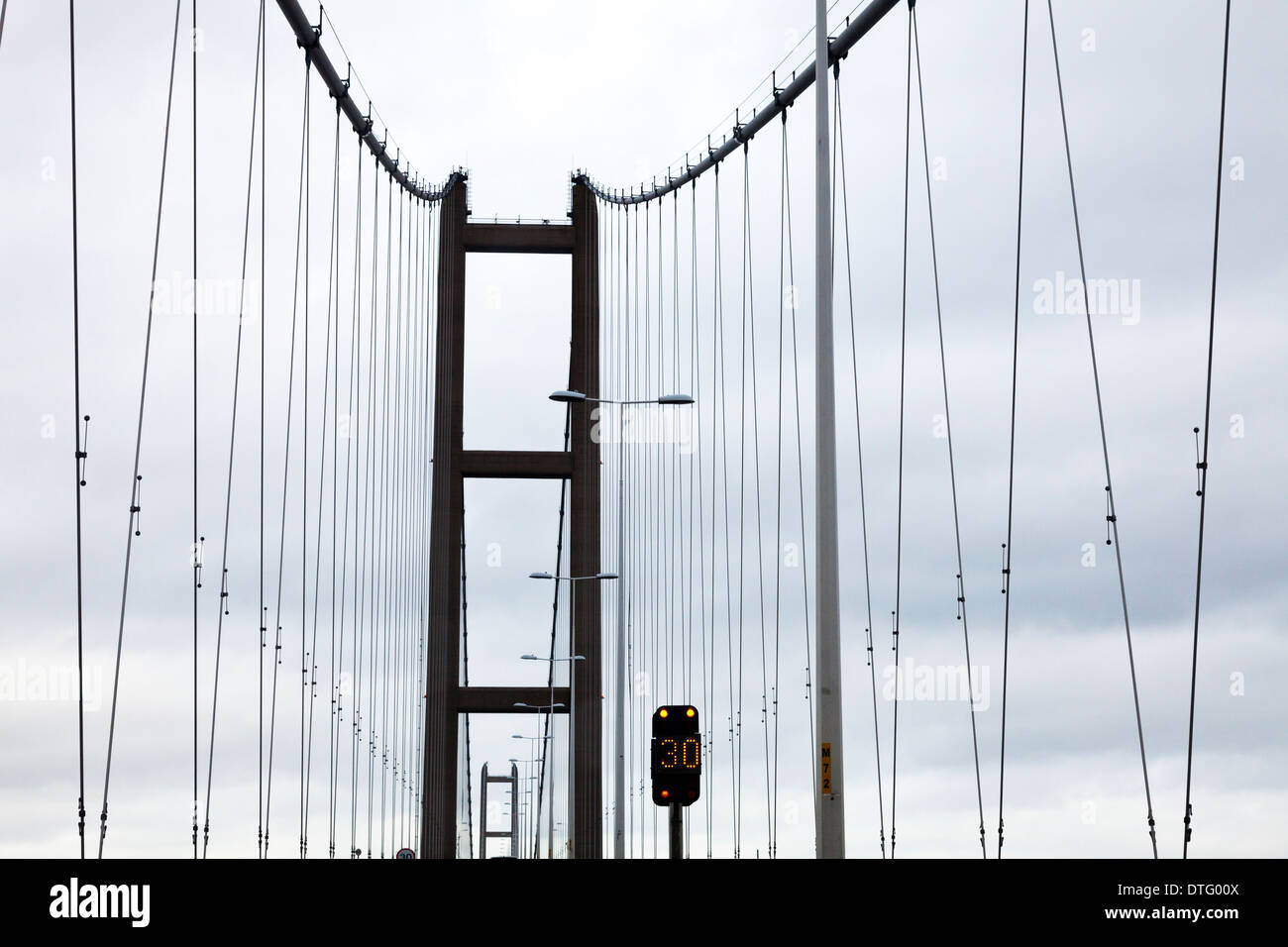 30 km/h Beschränkung anmelden Humber Bridge Kingston nach Rumpf East Riding Stadtzentrum, East Yorkshire, England, UK-GB Stockfoto
