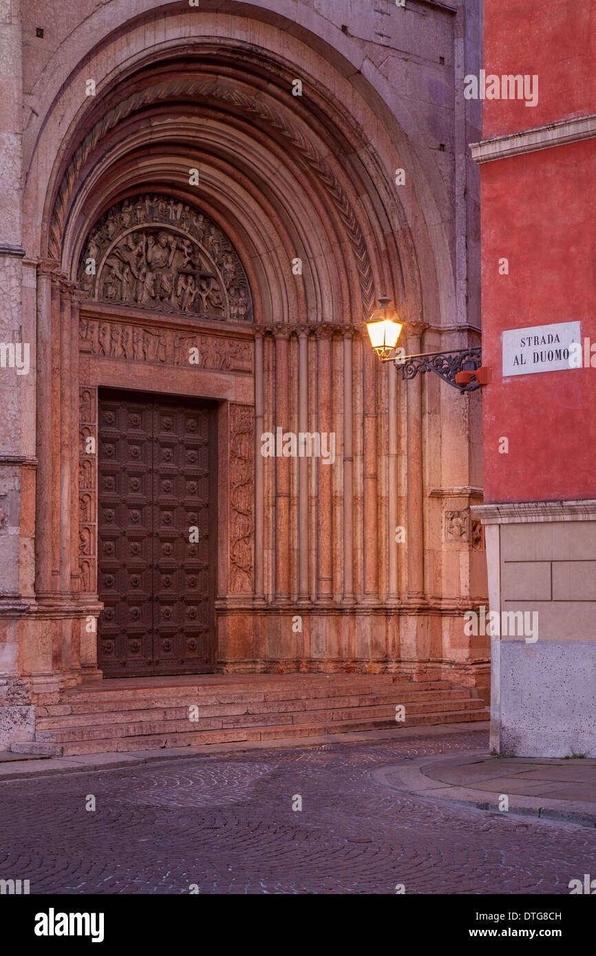 Tor zu dem Baptisterium in Parma, Emilia-Romagna Italien Stockfoto