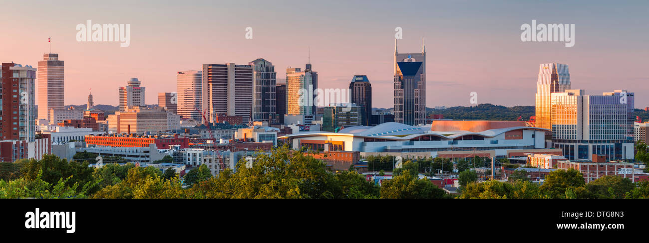 Abend-Panoramablick über Nashville, Tennessee, USA Stockfoto