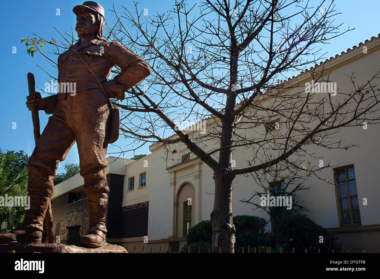 Dr. Livingstone A Skulptur außerhalb des Museums.  Das Livingstone-Museum befindet sich im Herzen der Stadt Livingstone. Stockfoto