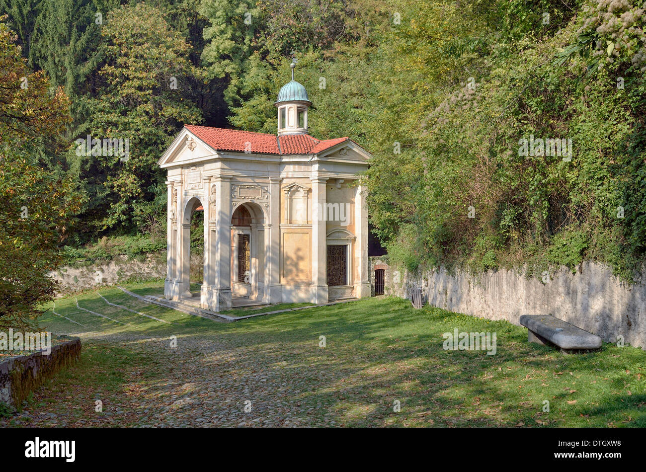 III, historischer Pilgerweg zur Wallfahrtskirche Santa Maria del Monte auf den Sacro Monte di Varese oder Heilige Berg der Kapelle Stockfoto