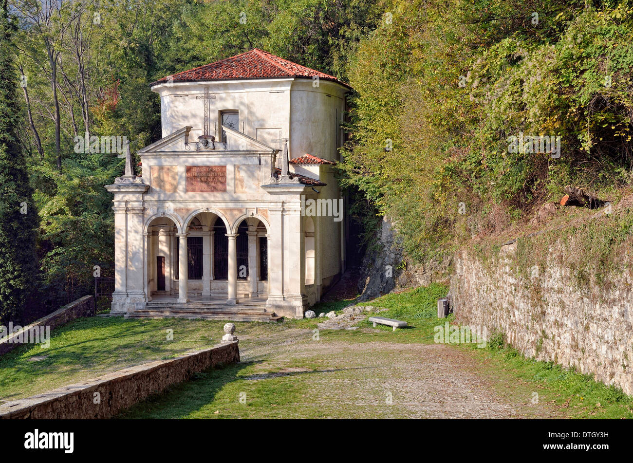 Kapelle X, historischer Pilgerweg zur Wallfahrtskirche Santa Maria del Monte auf den Sacro Monte di Varese oder Heilige Berg der Stockfoto