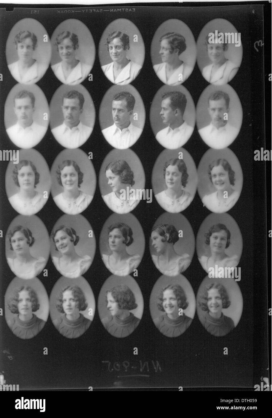 „Ping Pong Portraits“ ist eine Serie von Fotos mit fünf jungen Erwachsenen, die um 1933 aufgenommen wurden. Die Bilder zeigen die Persönlichkeiten und Ausdrucksformen der einzelnen Personen und zeigen einen einzigartigen Moment der Zeit im frühen 20. Jahrhundert. Stockfoto