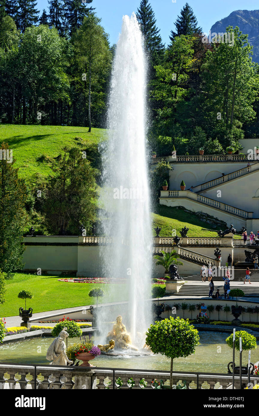 Flora-Brunnen mit einem Brunnen, Gärten des Palastes vor Schloss Linderhof Palast, Upper Bavaria, Bavaria, Germany Stockfoto