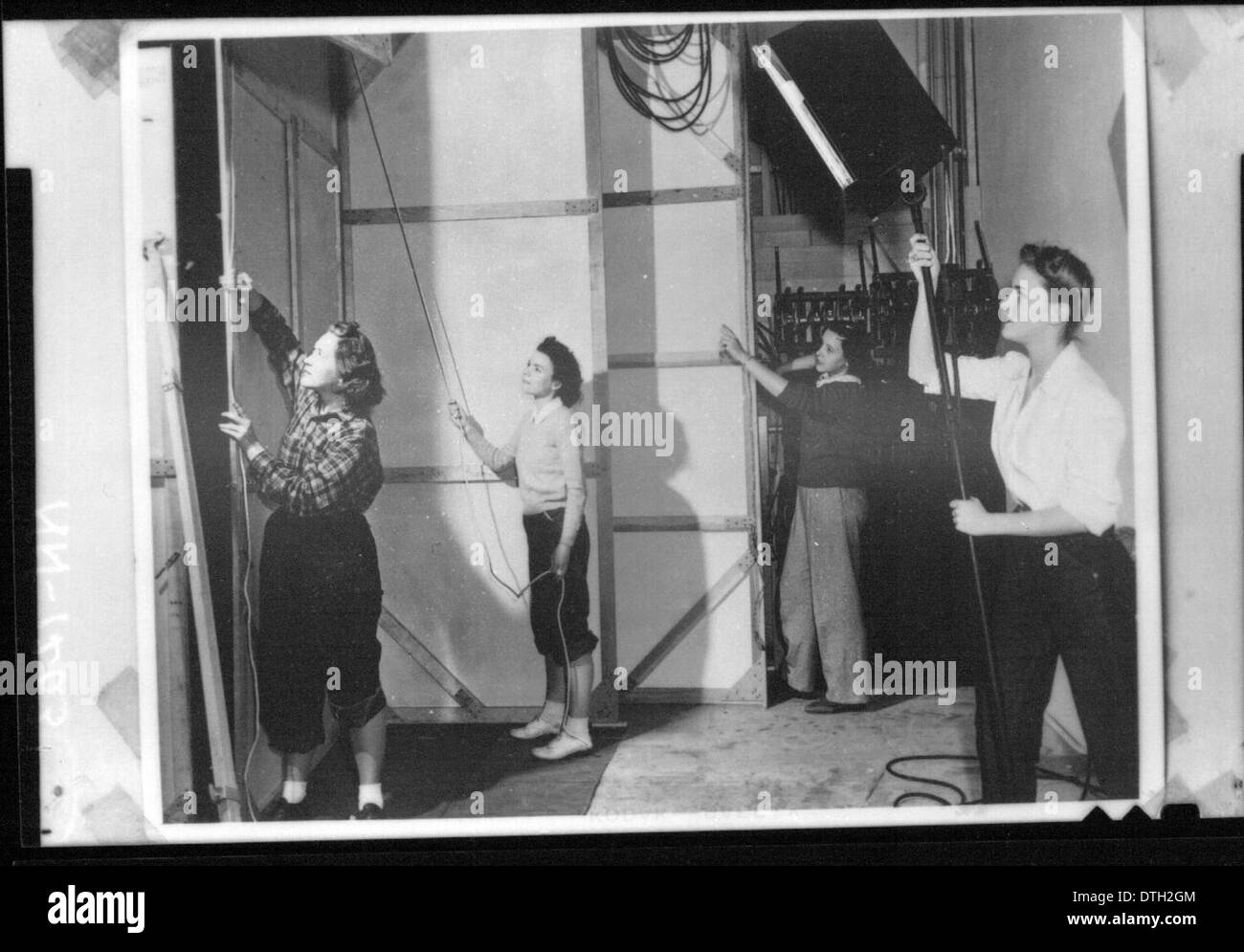 Drei Frauen, die Arbeiten backstage n.d. Stockfoto