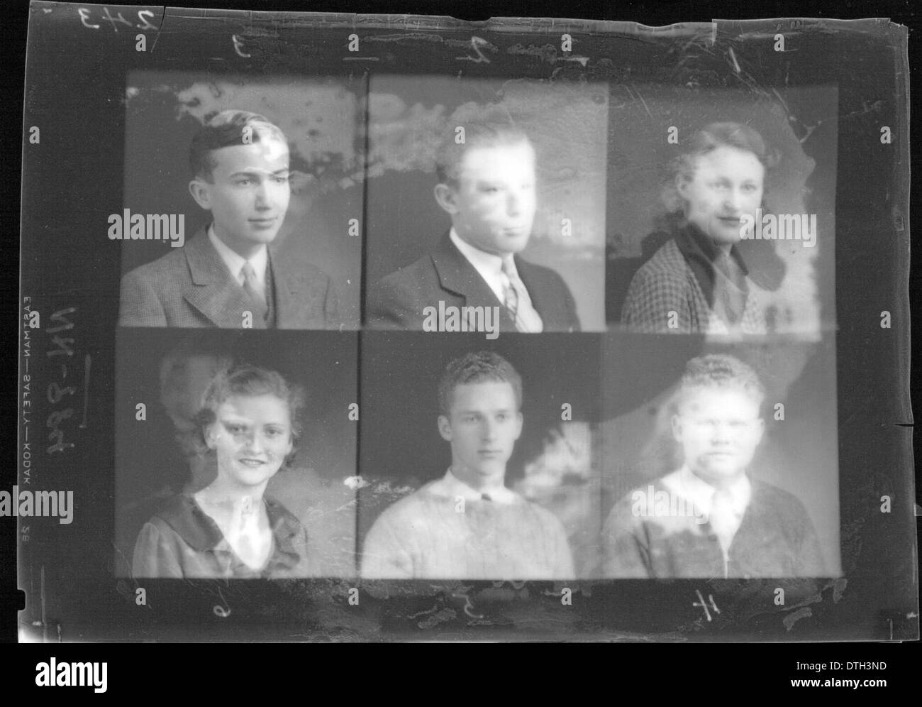 Diese Sammlung enthält Jahrbuchporträts der McGuffey High School aus dem Jahr 1935, die die Schüler dieser Zeit zeigen. Die Fotografien bieten einen Einblick in die Mode, Frisuren und das Studentenleben Mitte der 1930er Jahre Stockfoto