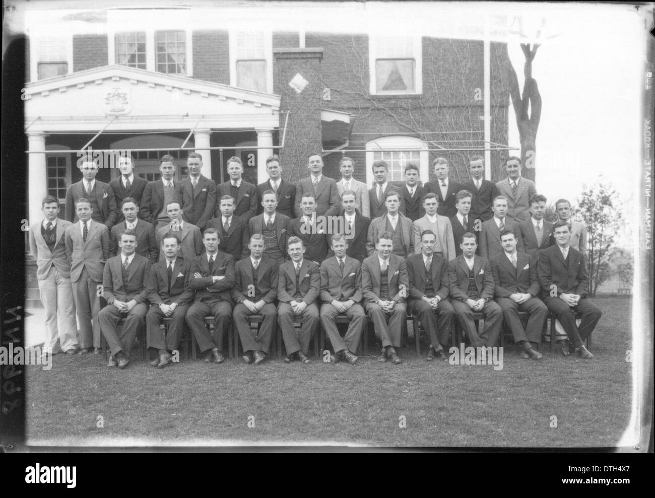 Phi Delta Theta-Gruppe außerhalb Oxford Brüderlichkeit Haus n.d. Stockfoto